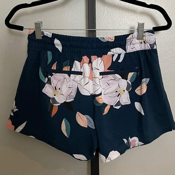 Athleta Printed Baja Short Coastal Floral Constellation Size 0 - Picture 3 of 6